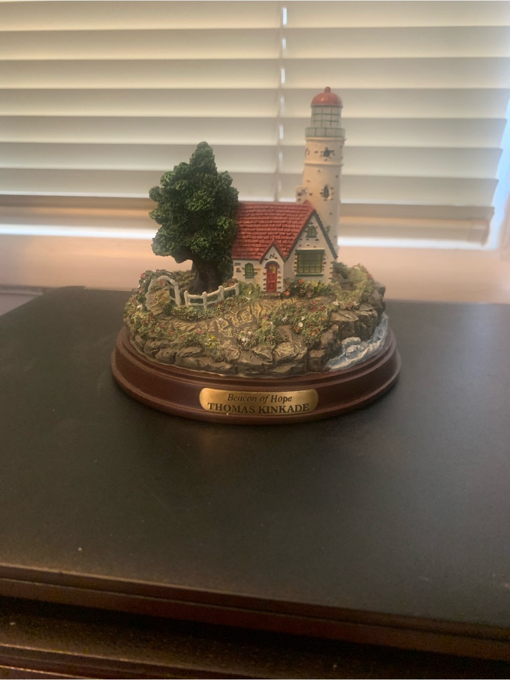 Thomas Kinkade Lighthouse and Cottage “Beacon of Hope” Figurine